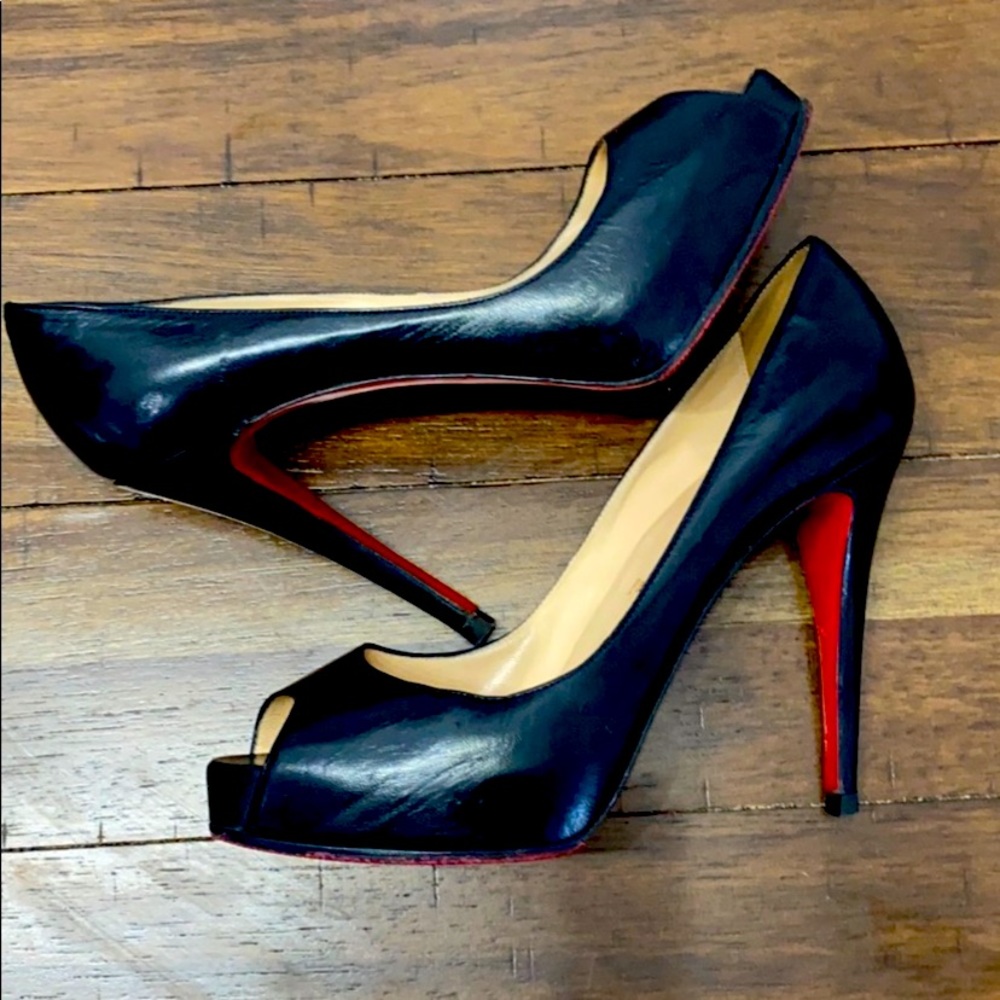 Louis Vuitton Peep to toe Pumps